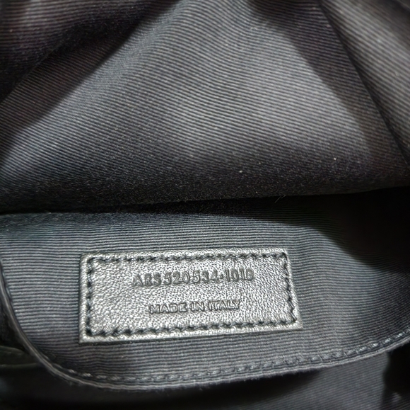 ❌️SOLD❌️ YSL Lou Camera Bag - Picture 3 of 9